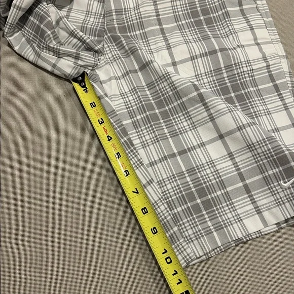 Nike Golf Tour Performance Bundle Gray and Green Plaid Boys Size Large - Picture 11 of 16